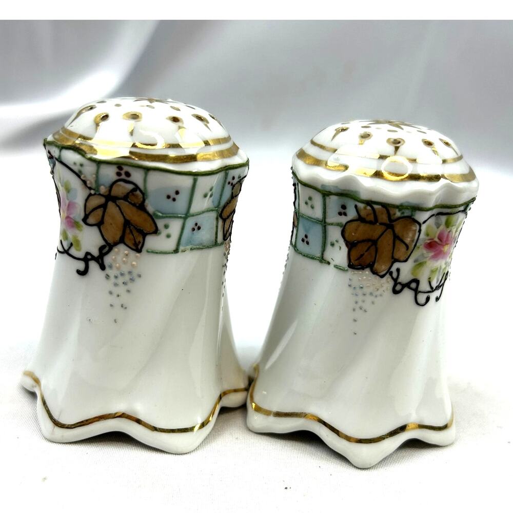 SKU2715 Vintage Royal Sealy Salt & Pepper Shakers Japan Fruit Porcelain 3.5"